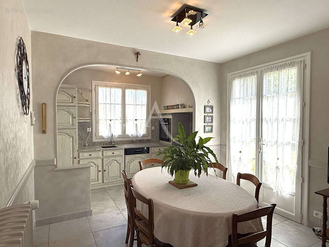 Maison à SAINT-GEORGES-DE-POINTINDOUX