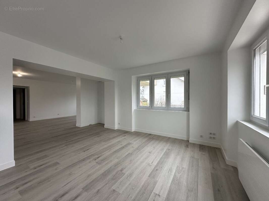 Maison à SAINT-YRIEIX-LA-PERCHE