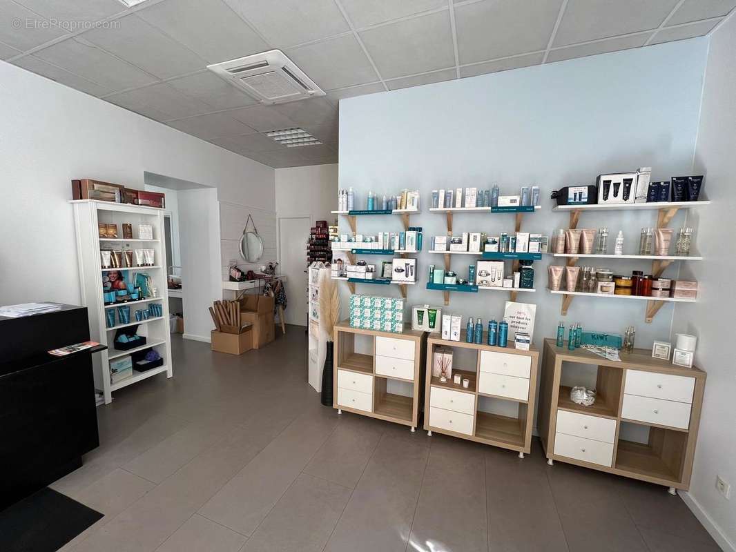 Photo 6 - Commerce à TARARE