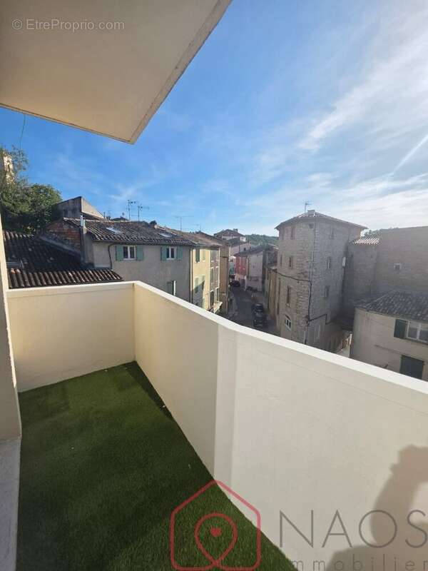 Appartement à VINON-SUR-VERDON