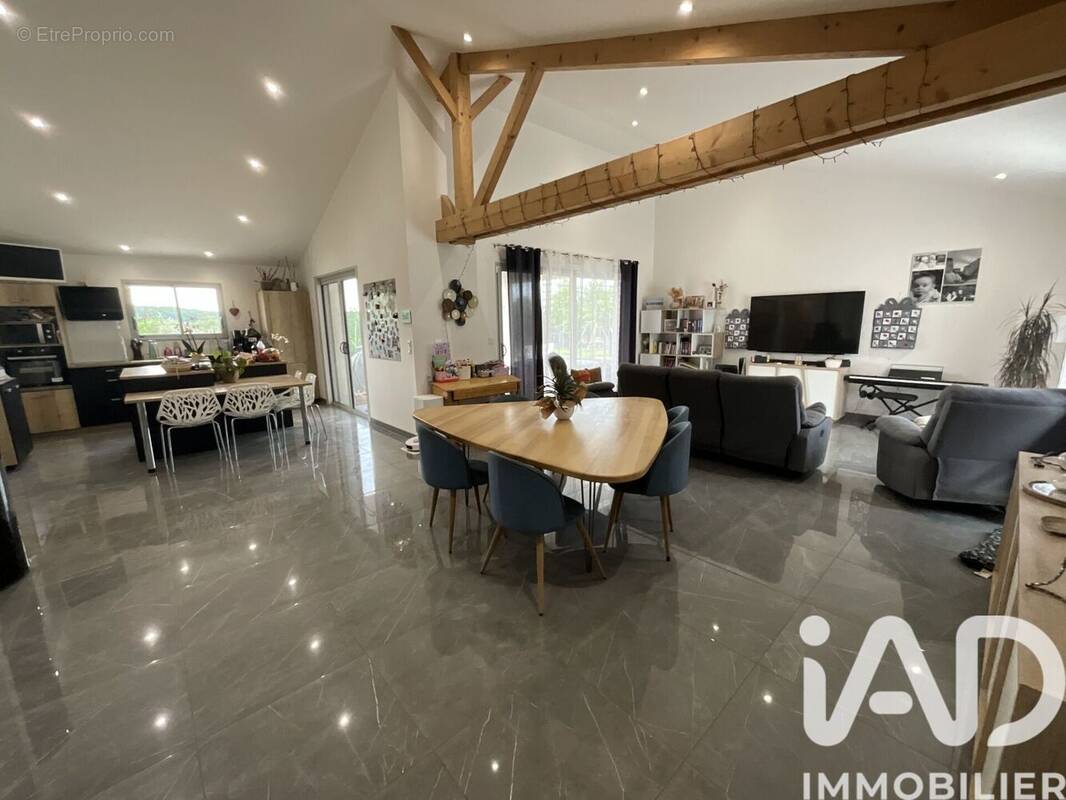 Photo 1 - Maison à ITEUIL