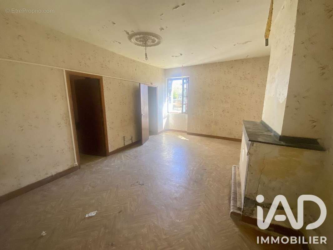 Maison 250 m² à Pouzac  - photo 4
