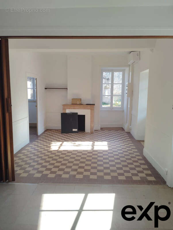 Maison à CHISSEY-LES-MACON