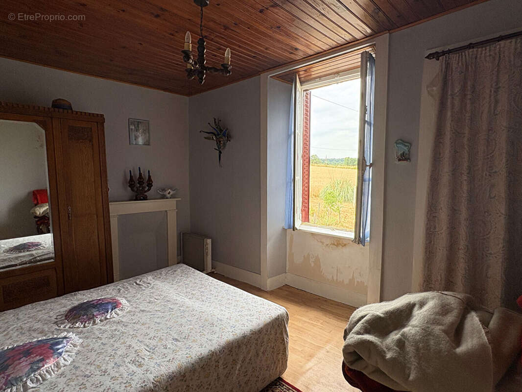 Maison à SAINT-PRIEST-SOUS-AIXE