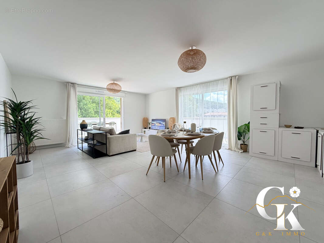 Appartement à SAINT-MARTIN-D'HERES
