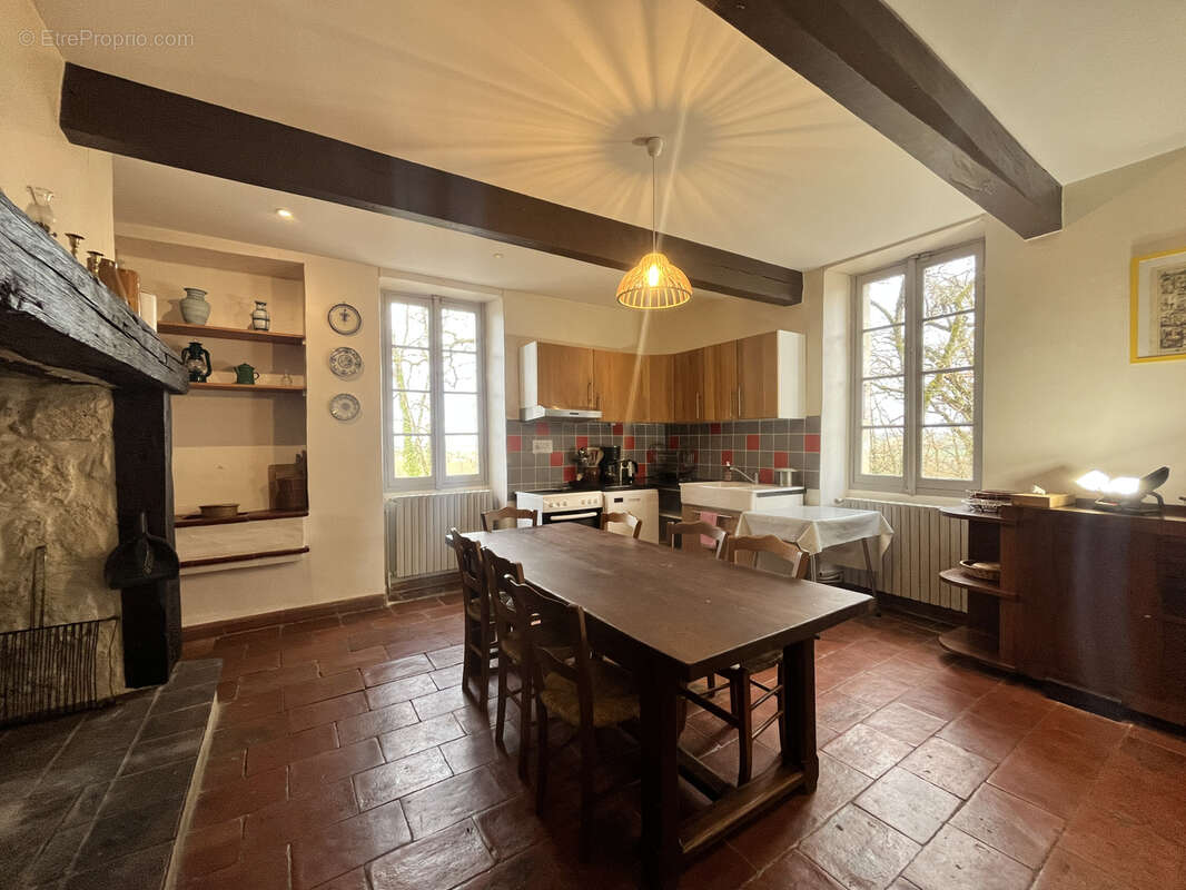 Maison à MAUVEZIN