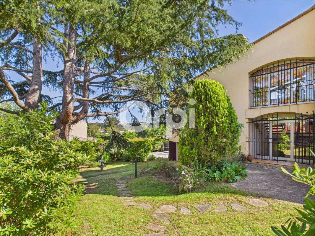 Maison à MANDELIEU-LA-NAPOULE