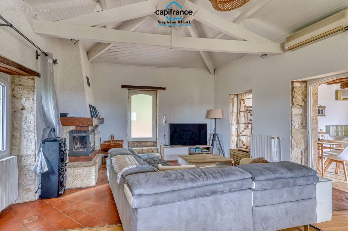 Propriete à vendre 5 pièces PUJOLS (47) Maison de 135m2 sur 6144m2 de terrain et piscine - photo 14