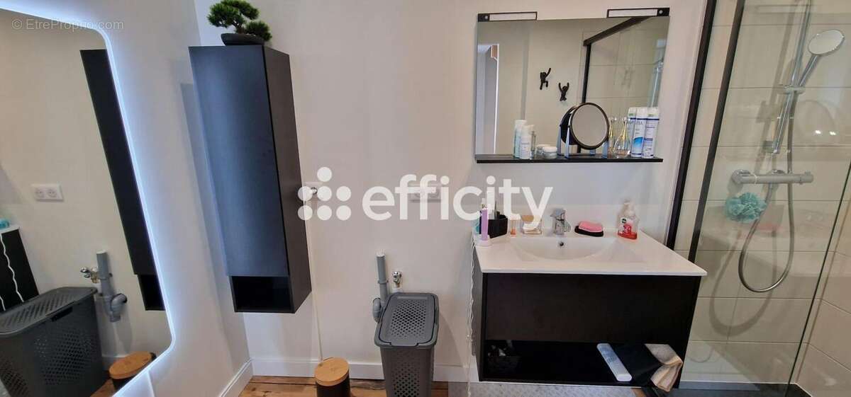 Maison à RUELLE-SUR-TOUVRE