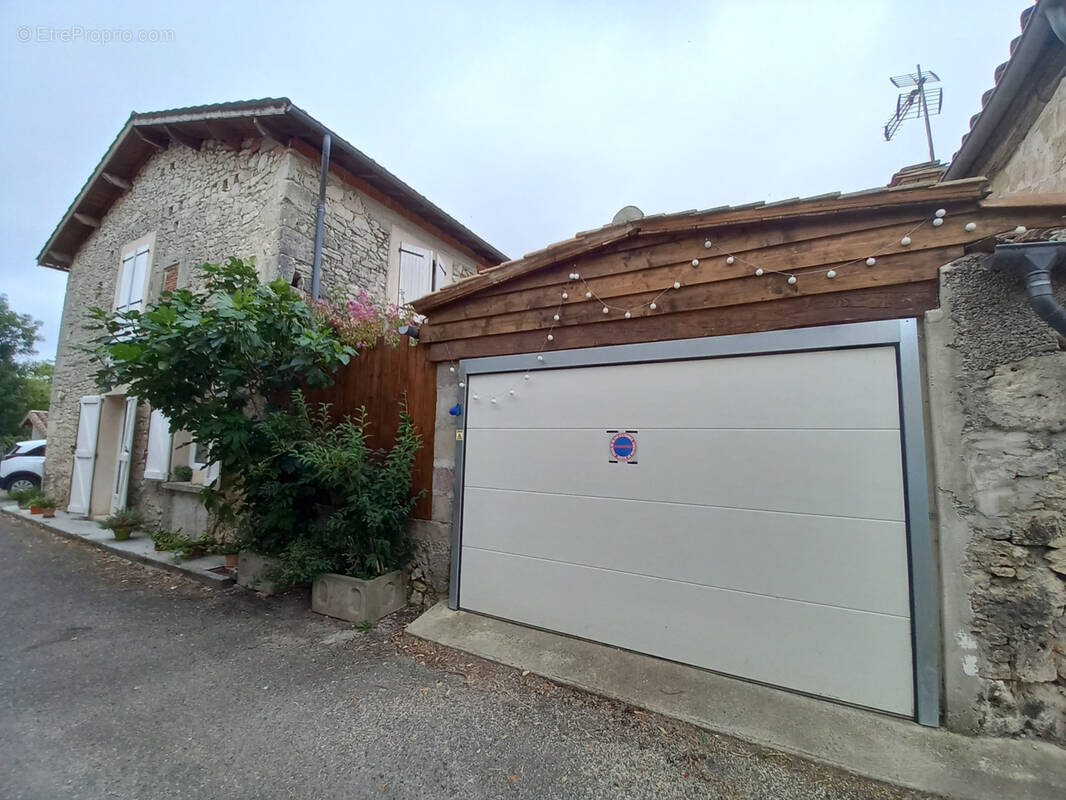 Maison à MAUVEZIN