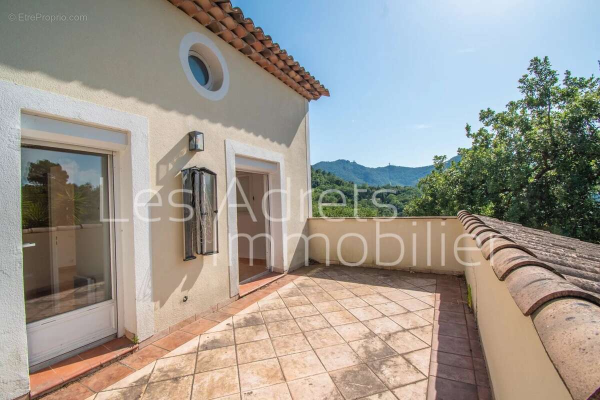 Propriété avec terrain plat et vue Estérel - photo 22