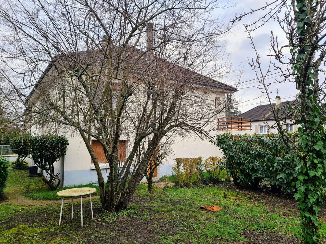 Nevers Pavillon de rapport de 187 m2  sur 641 M2 de jardin loué - photo 14