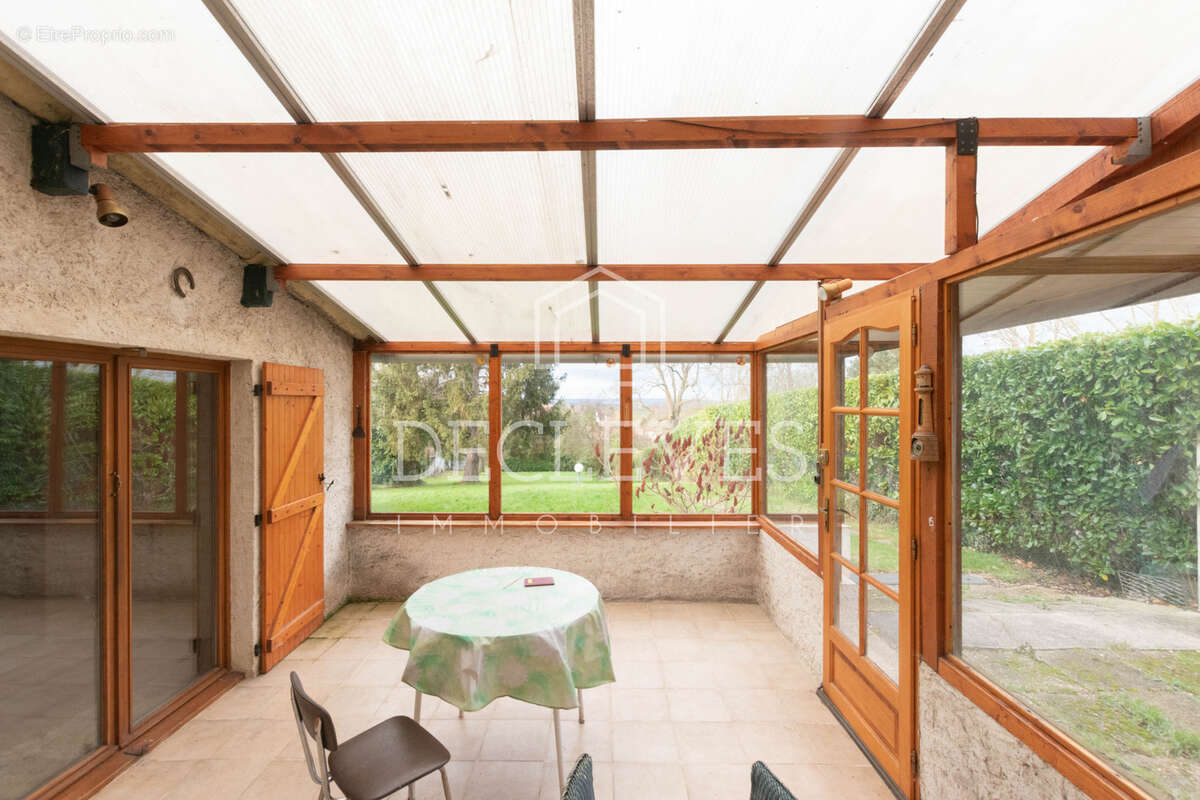 Maison à MORAINVILLIERS