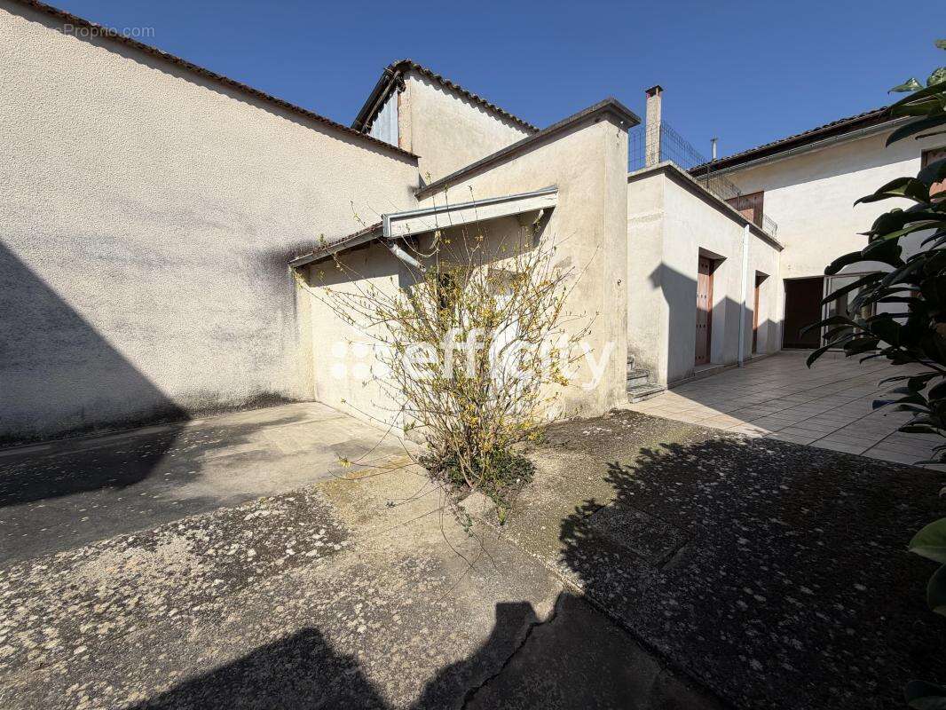 Maison à ANNEYRON