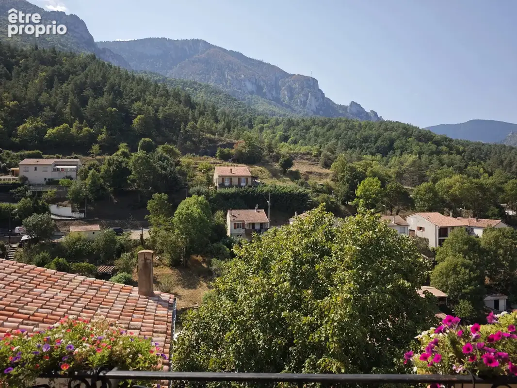 Maison de village en pierre offrant une vue imprenable - photo 3