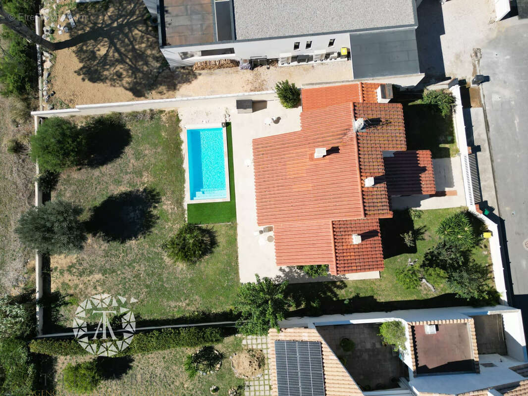 Maison à VILLENEUVE-DE-LA-RAHO