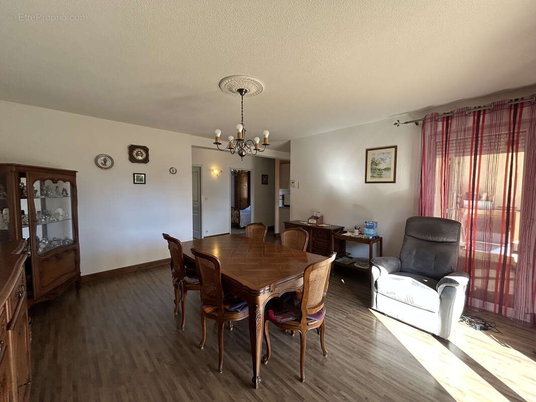Appartement à Vendre à ANNONAY avec garage et terrasse - photo 9