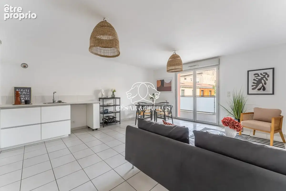 Appartement 3 pièces 64 m² à vendre à Venissieux (69200) - photo 2