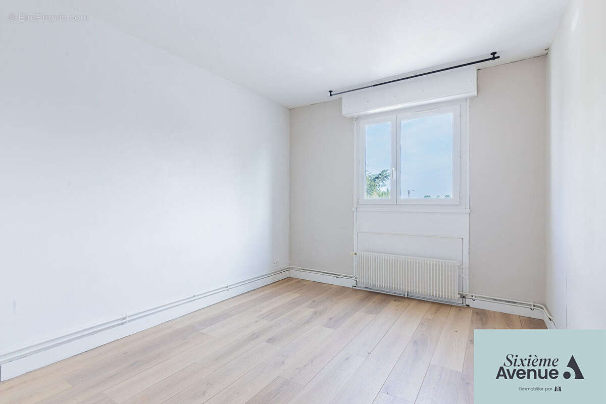Appartement à SAINTE-GENEVIEVE-DES-BOIS