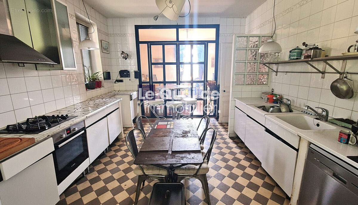 Maison 253 m² à Chambery  - photo 8