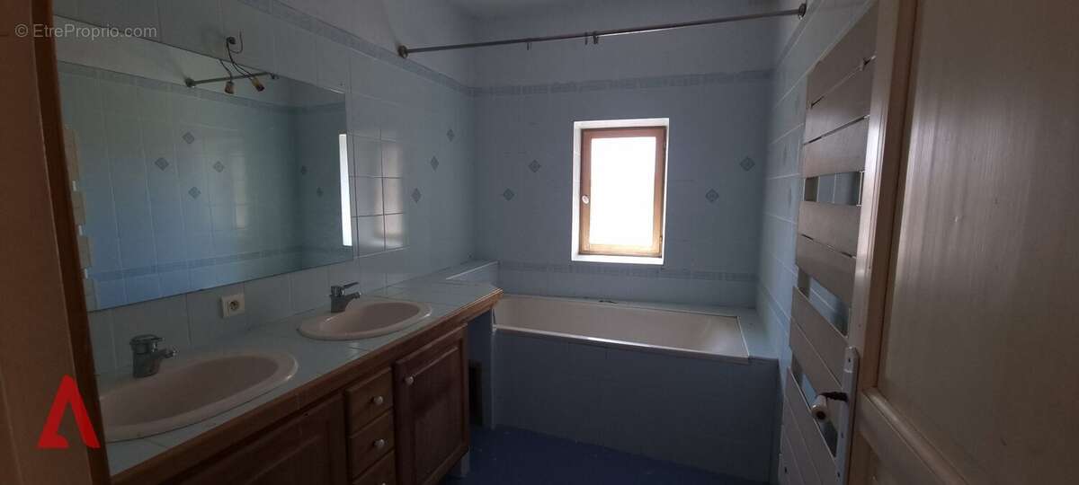 Maison de caractère de 208 m2 avec cour et garage, à deux pas des plages et de Béziers - photo 14