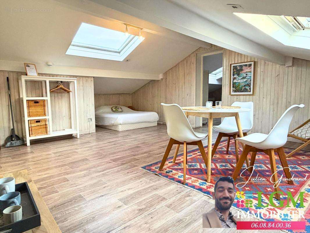 Le Crès - Maison rénovée de 160 m² avec piscine, jardin et potentiel locatif - photo 9