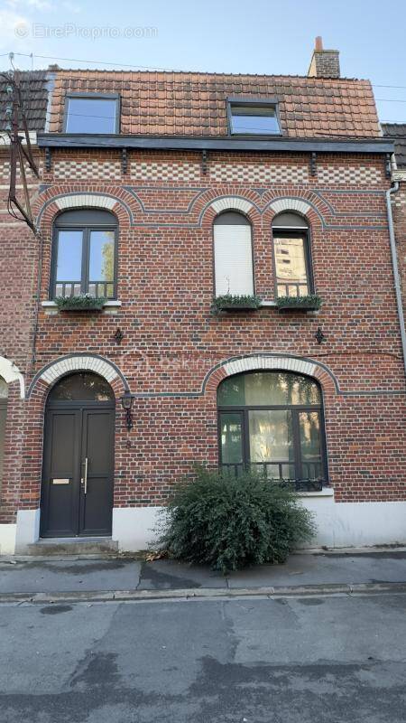 Maison à HOUPLINES