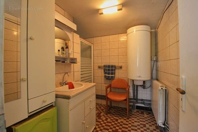 Maison de village, proche des commodités - photo 3