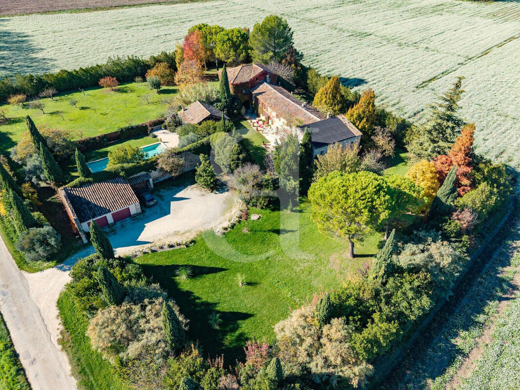 Maison à PERNES-LES-FONTAINES
