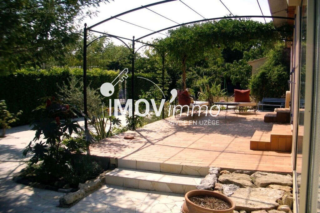 Maison à SAINT-QUENTIN-LA-POTERIE