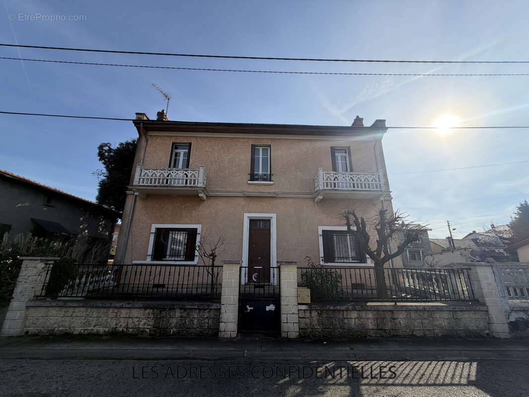 Maison à VAULX-EN-VELIN