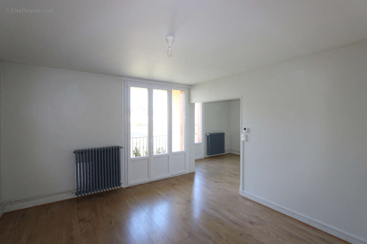 Appartement rénové - photo 2