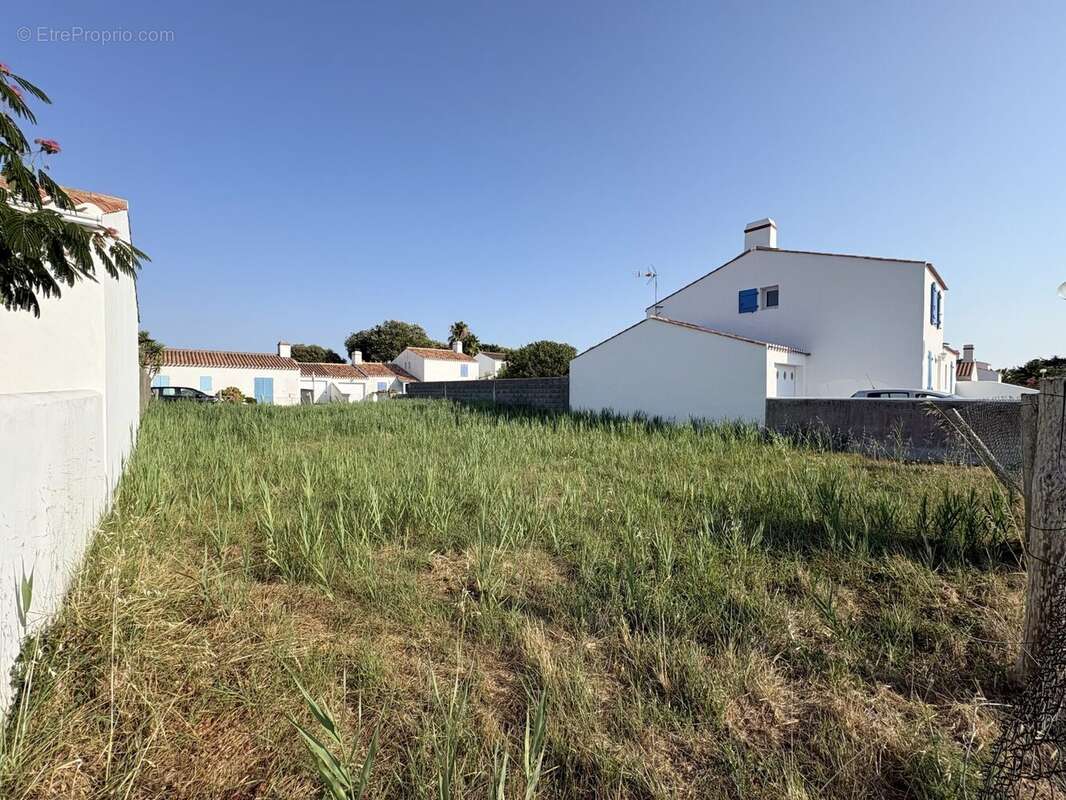 Terrain 350 m² à L'epine  - photo 3