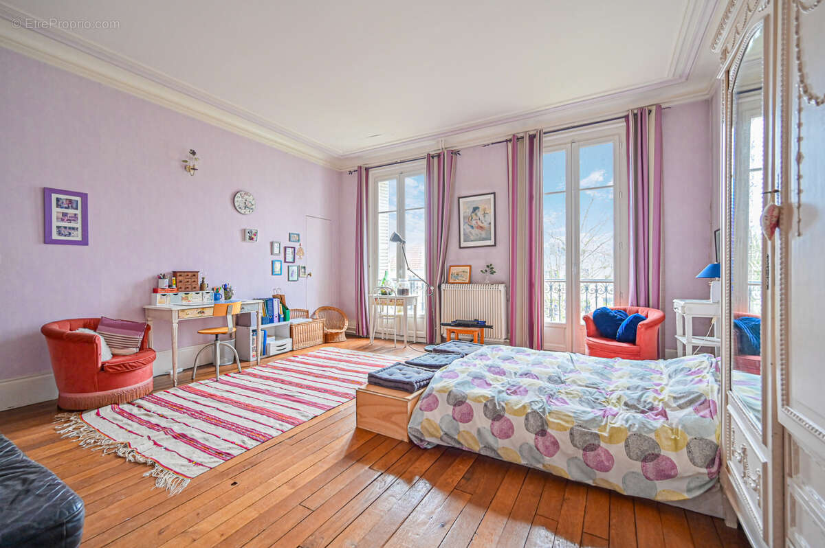 Maison à SAINT-MAUR-DES-FOSSES