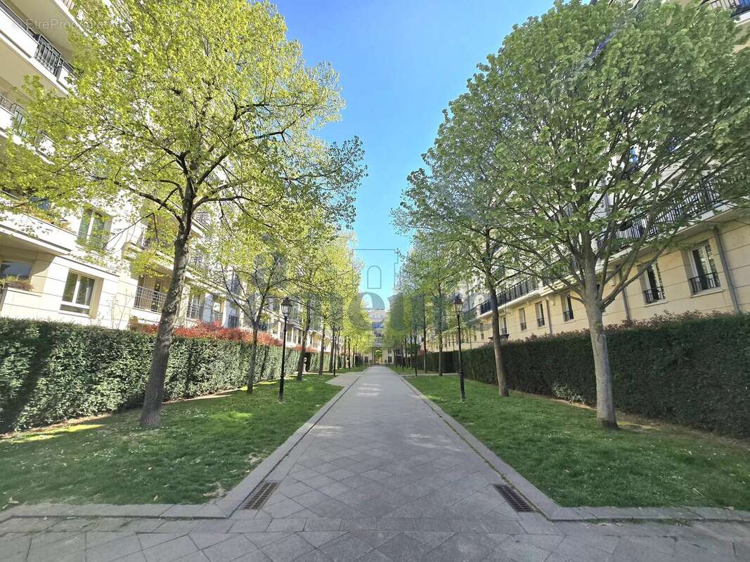 Appartement à ISSY-LES-MOULINEAUX