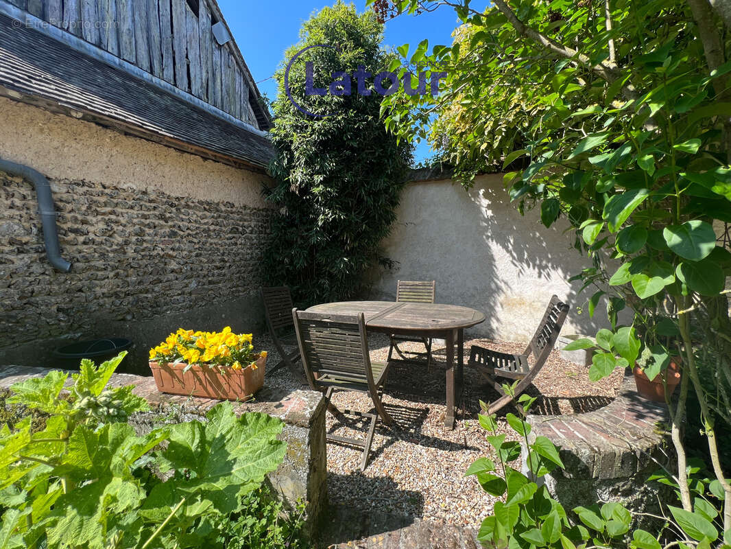 Maison à MEZIERES-EN-DROUAIS