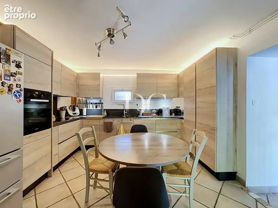 Maison 179 m² à Caumont-Sur-Durance  - photo 6