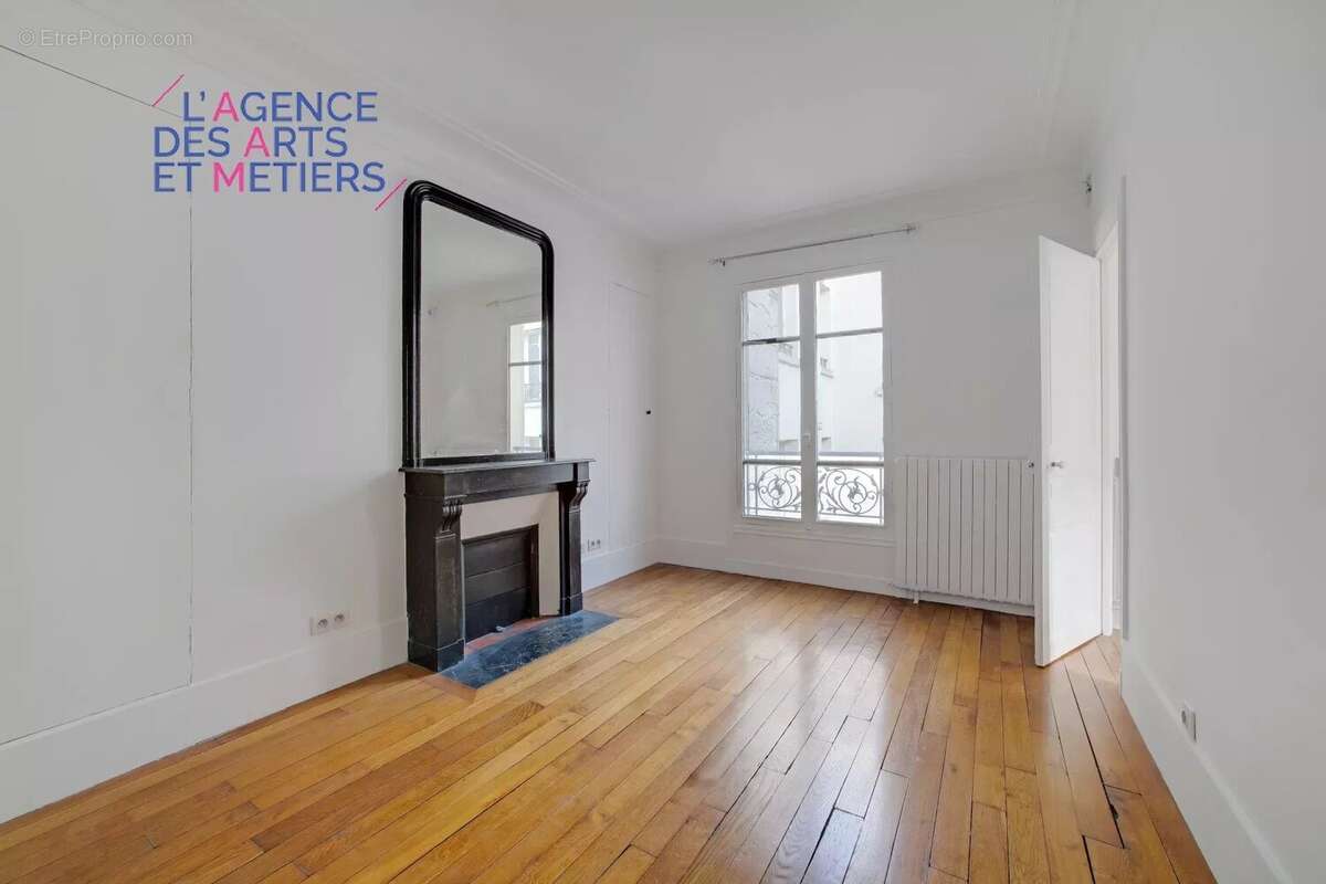 Appartement à PARIS-3E