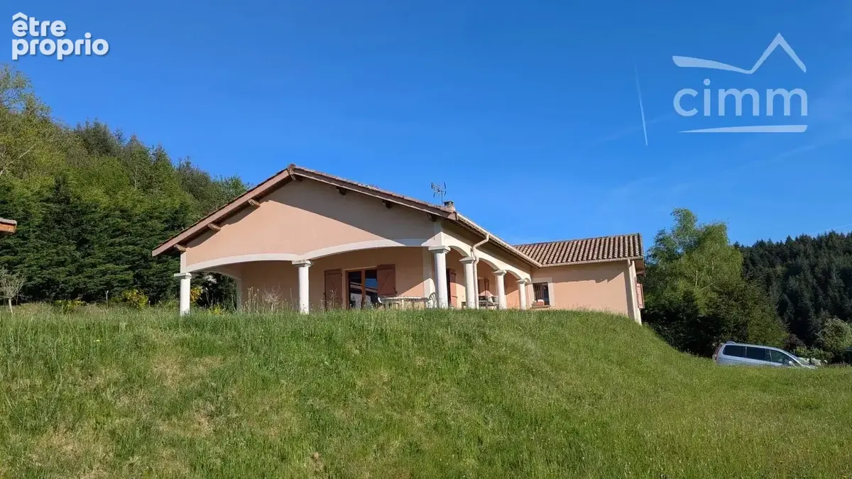 NOUVEAU PRIX – Maison 4 chambres, séjour cathédrale et 161 m² de garage avec vue dégagée - photo 2