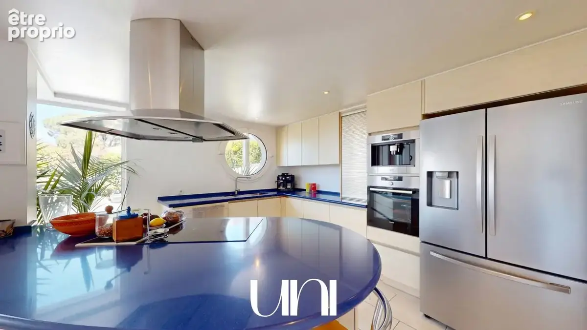 Maison 8 pièces de 170 m2- DONVILLE LES BAINS - photo 14