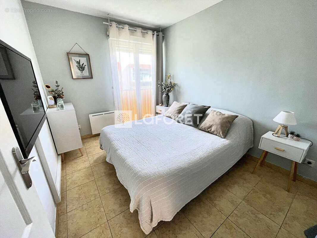 Appartement à SAINT-LAURENT-DU-VAR