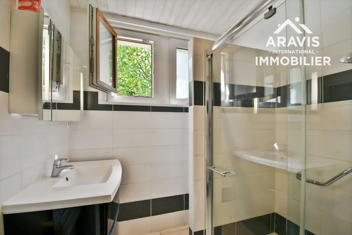 Maison lumineuse avec 6 chambres - photo 14