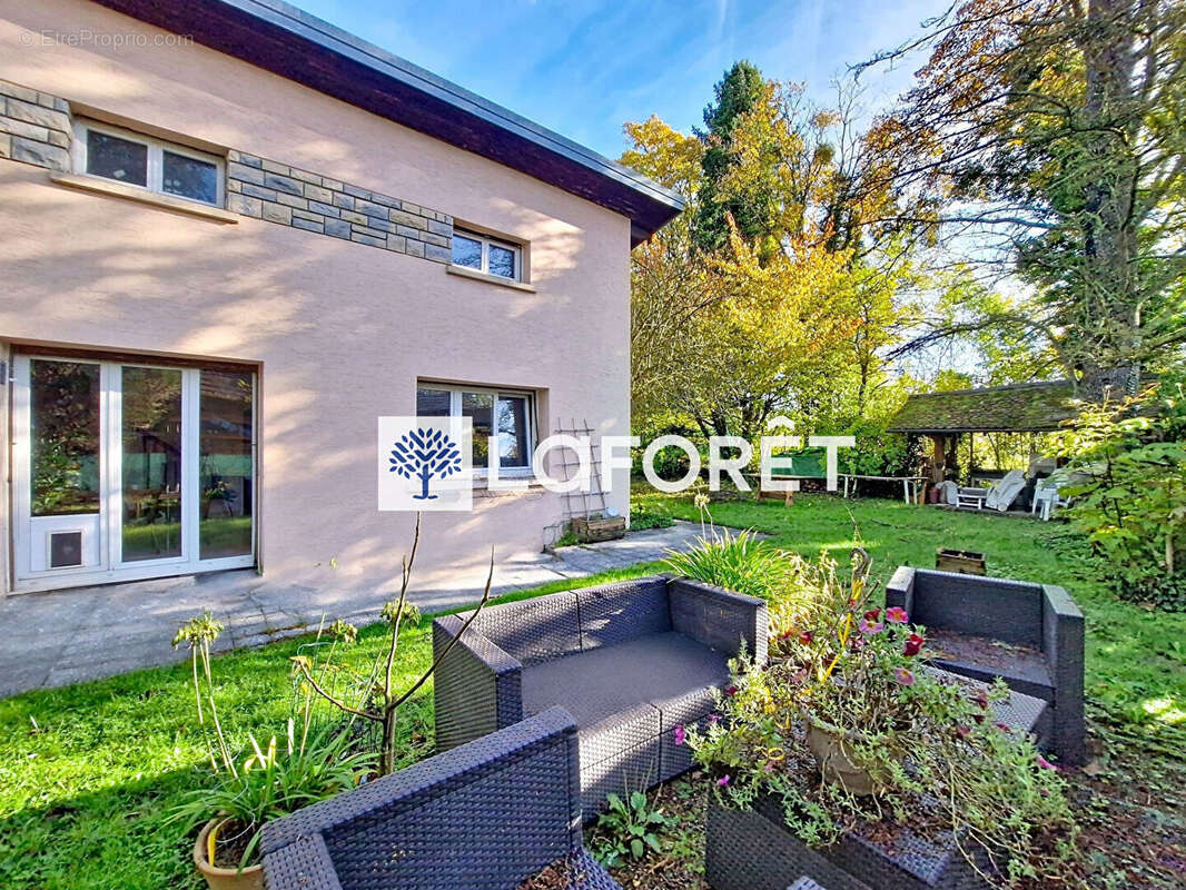 Maison à VOUJEAUCOURT