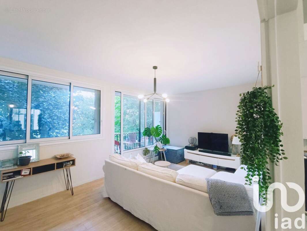 Photo 2 - Appartement à LE PLESSIS-ROBINSON