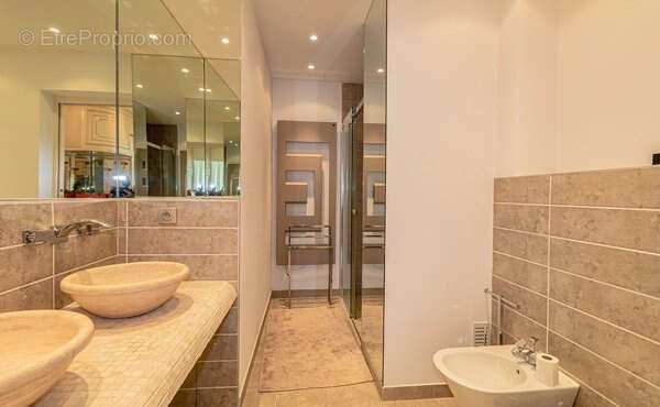 Appartement à MANDELIEU-LA-NAPOULE