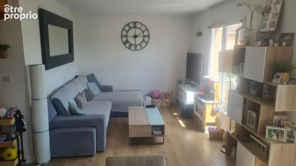 Appartement F3 2 chambres en duplex avec terrasse - photo 2