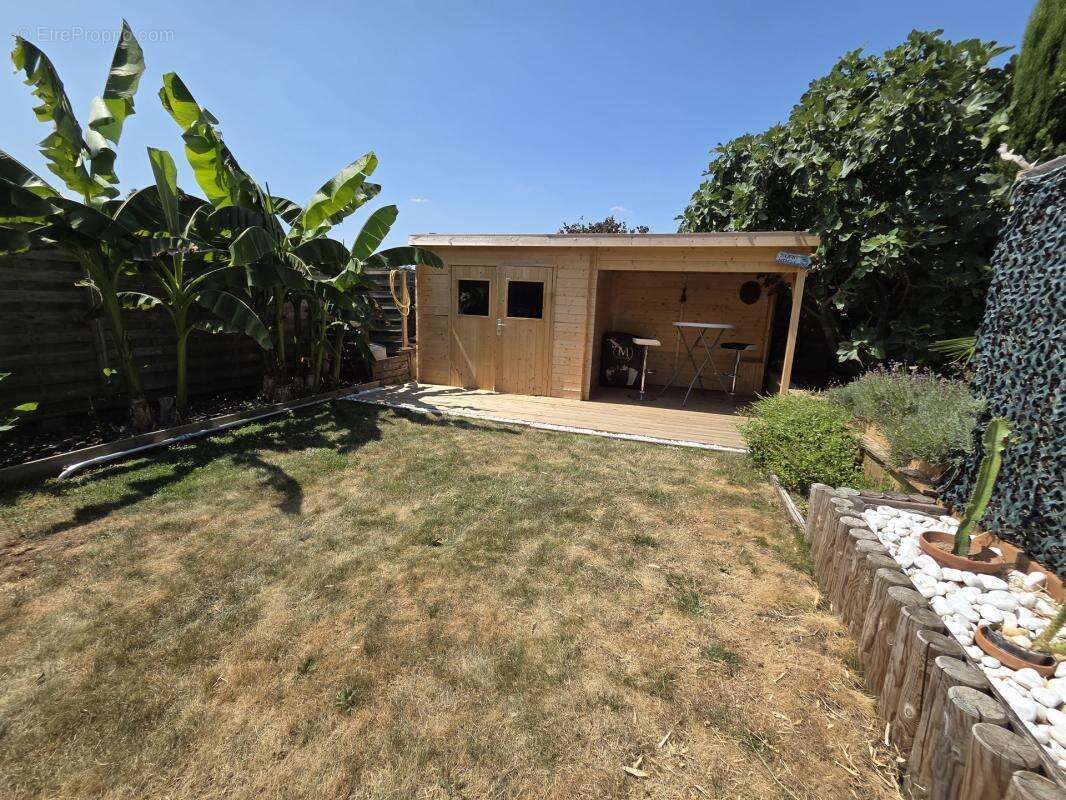 Superbe maison renovee offrant 132m² sur 495m² ac piscine !! - photo 13