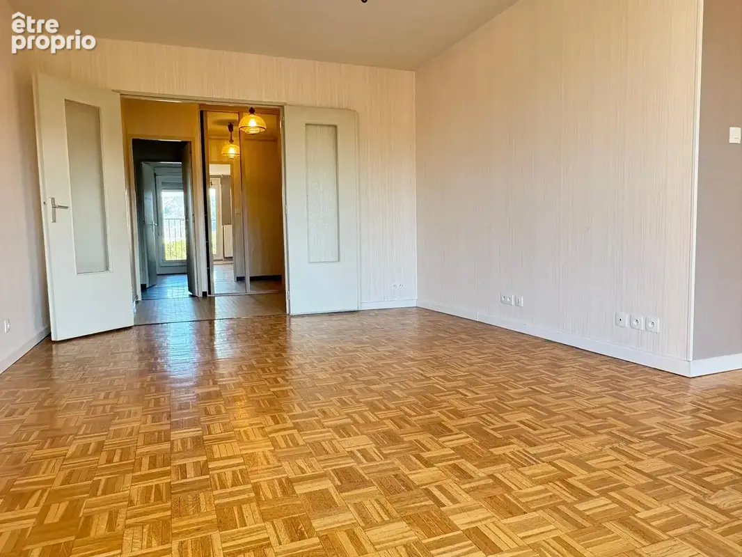 Appartement 3 pièces 85 m² · à Echirolles · 85 m² · 98 000 €