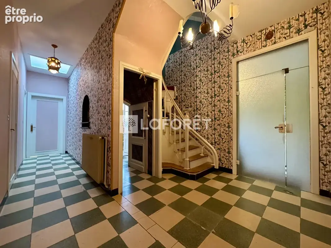 Grande propriété - possibilité de division - possibilité 9 chambres - proche centre-ville DOUAI - photo 3