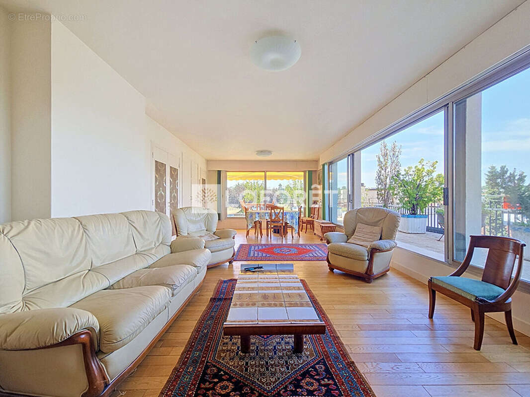Appartement à BOURG-LA-REINE